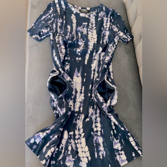 Ellen Tracy Pocket Dress. - Picture 5 of 11